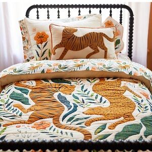 Crate & Barrel- Marrakech Tiger 100% Organic Cotton Kids Full/Queen Quilt